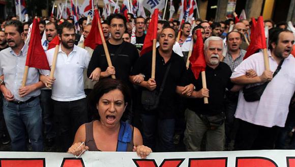 Miles protestan contra la visita de Angela Merkel a Grecia