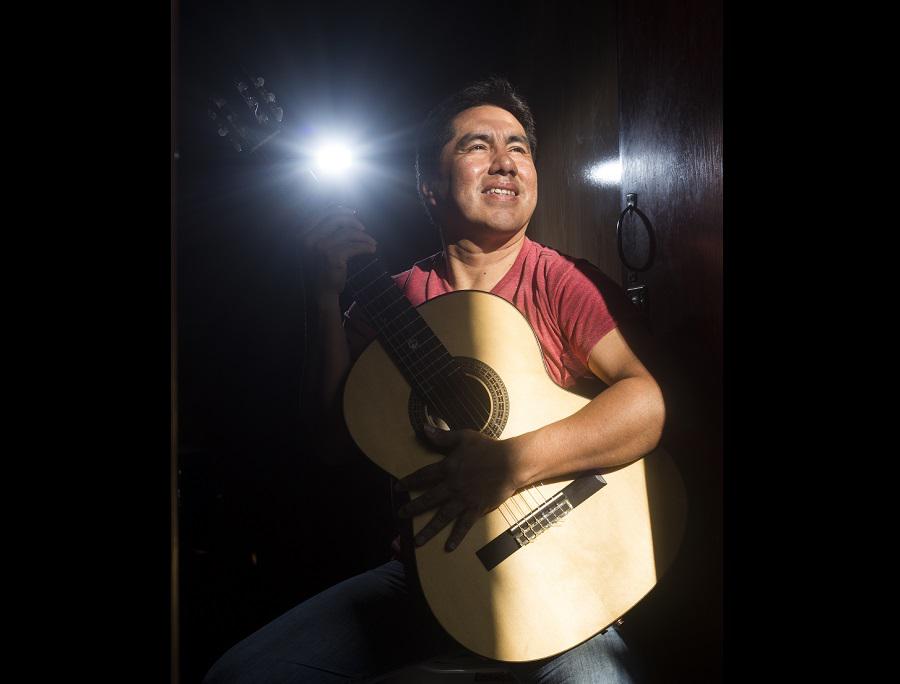 'Tito' Manrique, sonero con alma criolla