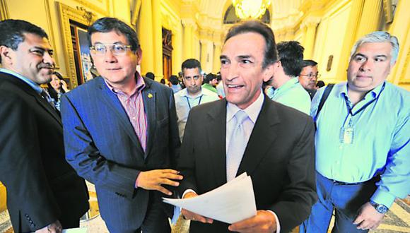 Héctor Becerril sobre Perú Posible: "Corrupción es su divisa"