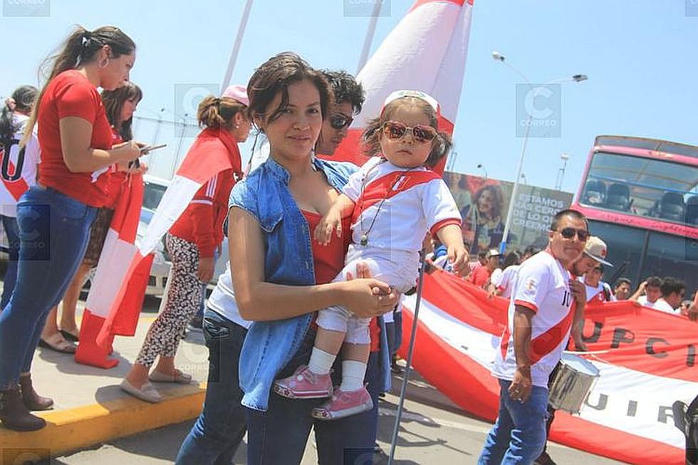 ​Perú vs Costa Rica: Arequipeños esperan a la Selección en aeropuerto (VIDEO)