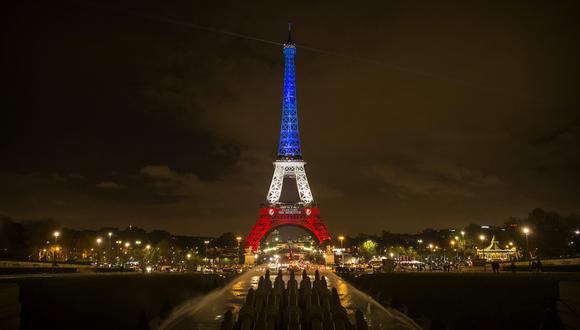 Los colores nacionales de Francia iluminarán tres días la Torre Eiffel