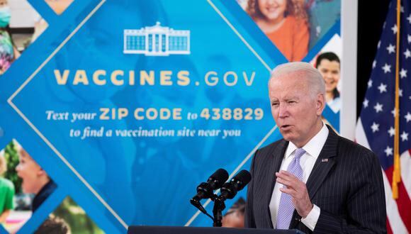 El presidente de Estados Unidos, Joe Biden, habla sobre la autorización de la vacuna contra el coronavirus COVID-19 para niños de cinco a once años, el 3 de noviembre de 2021. (EFE / EPA / MICHAEL REYNOLDS).