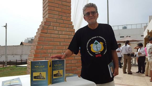 La Libertad: Presentan libro Mar y Olas-Rito y Deporte en Huanchaco 
