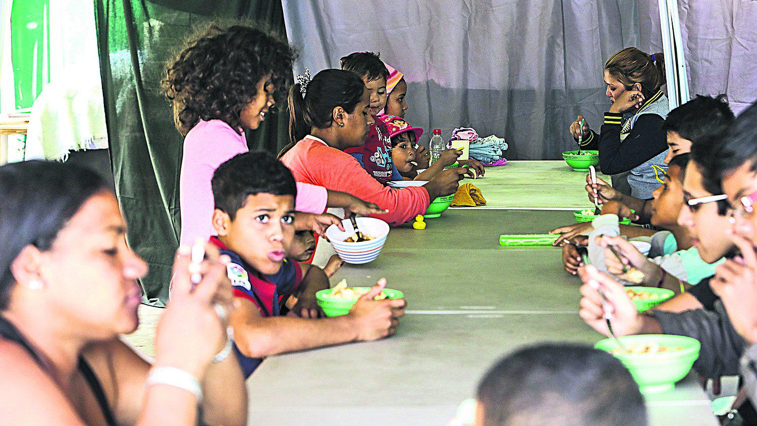 Pedirán al MEF más presupuesto para atender a escolares venezolanos