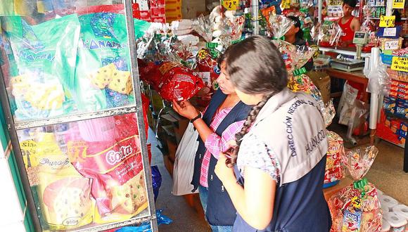 Realizan operativos a la venta de panetones, chocolates y otros productos navideños