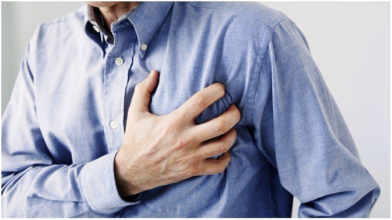 ¿Cómo prevenir un paro cardíaco y qué hacer durante el mismo? (VIDEO)