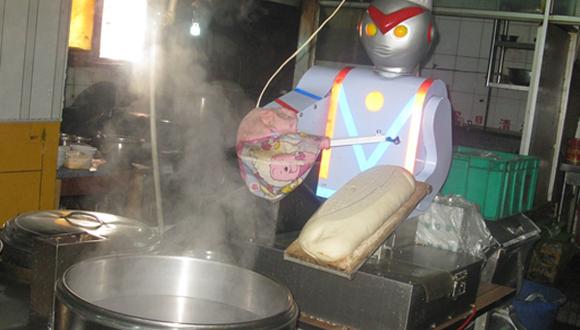 Robots invaden las cocinas de China