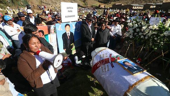 Indignación y reclamo en entierro de escolar secuestrado y asesinado (FOTOS) 