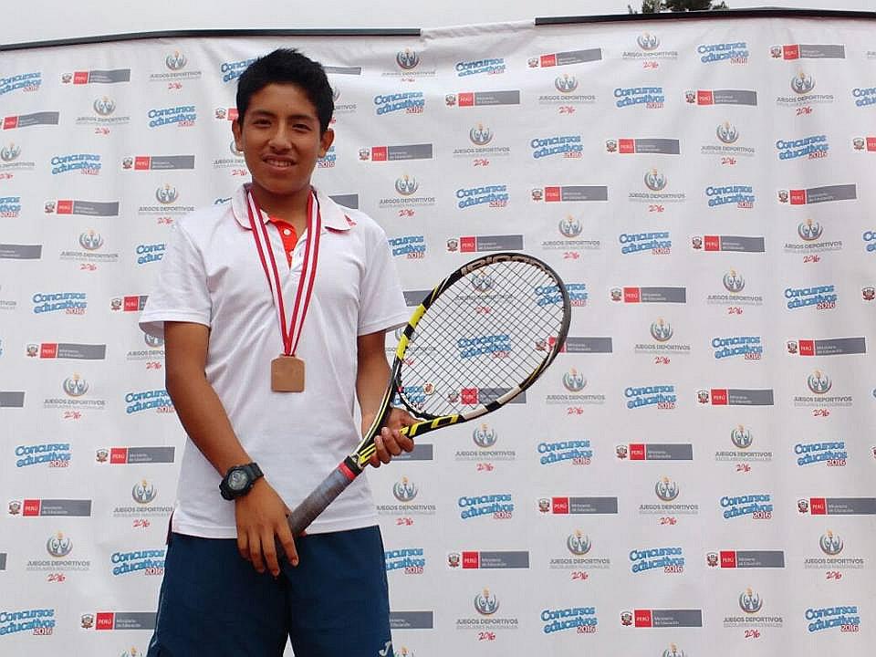 Tenista ayacuchano destacó título nacional