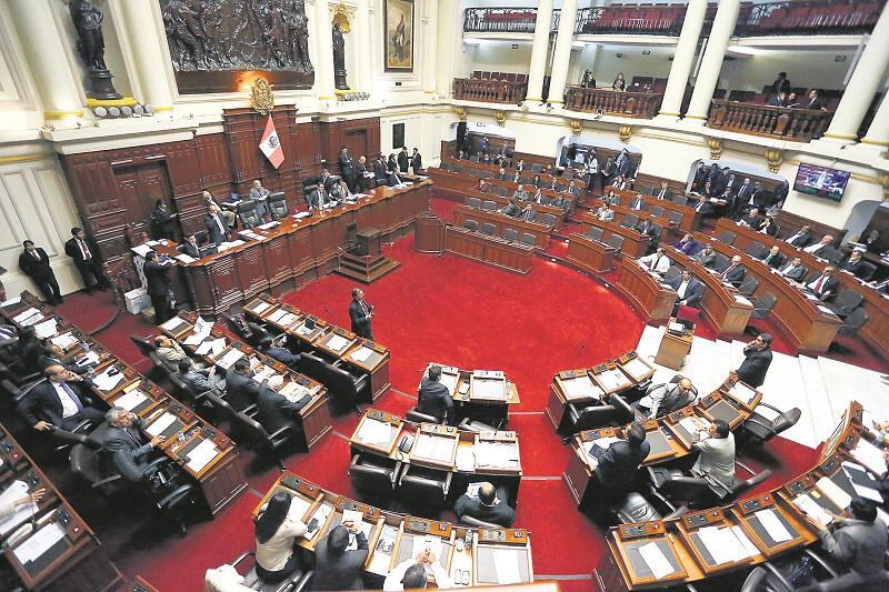 Polémica en torno a los candidatos que más veces postulan al Congreso