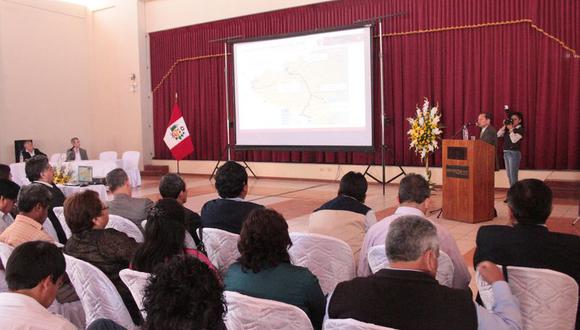 Congresista Zeballos organiza fórum "Ilo, propuestas de desarrollo"