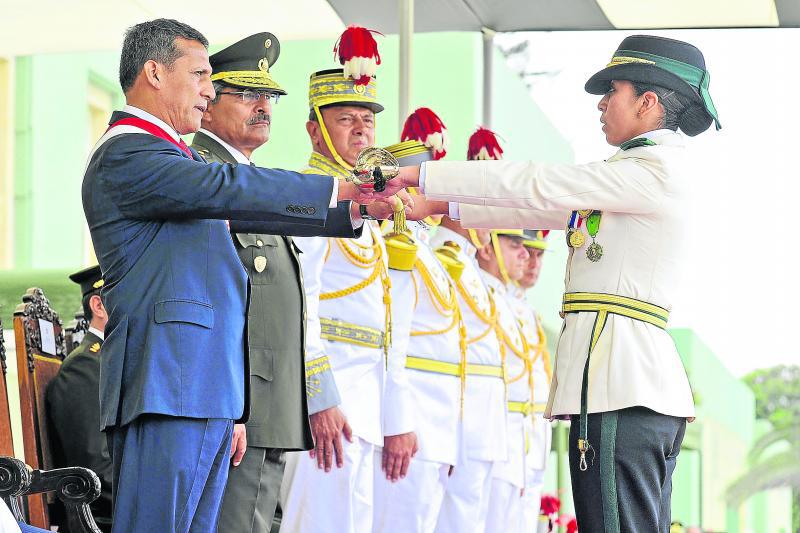Por primera vez en 115 años huancaína recibe "Espada de Honor"