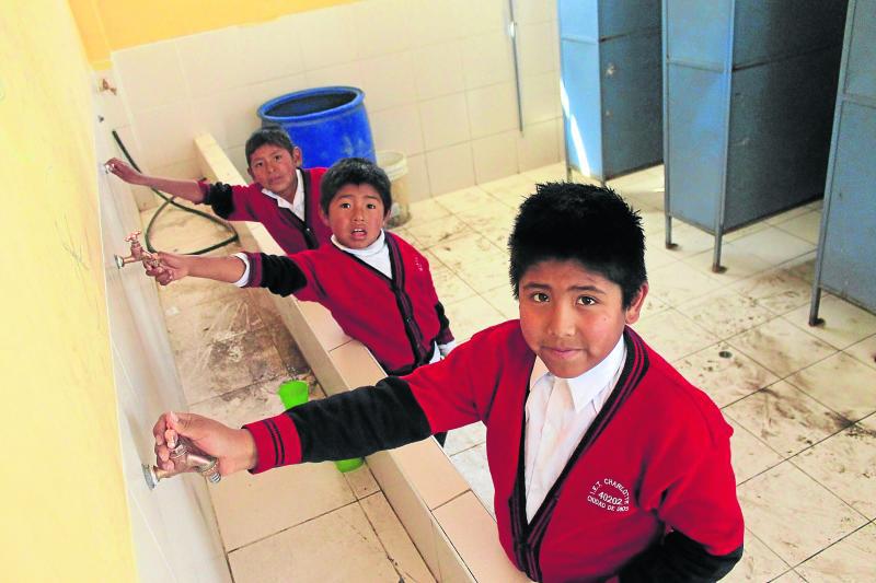 Colegios están abandonados