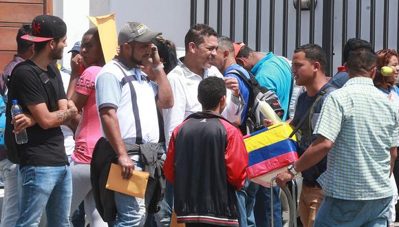 INEI revela que el 97% de profesionales venezolanos no logra acreditar sus títulos en Perú