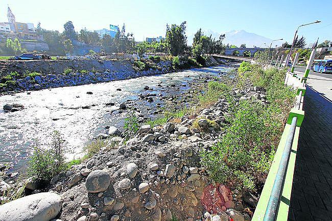 Comienza la protección de 28 kilómetros de la orilla del río Chili