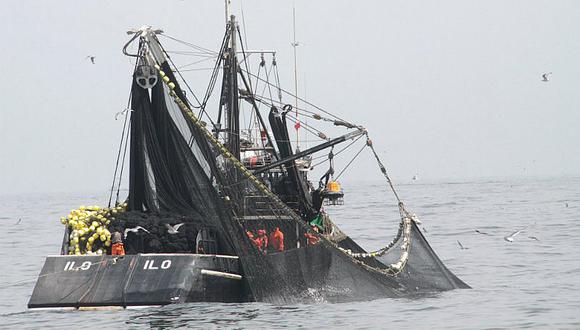 Produce cierra 20 zonas de pesca para conservación de anchoveta