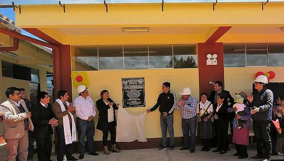 Inauguran moderna infraestructura del colegio José Carlos Mariategui, en Julcán 