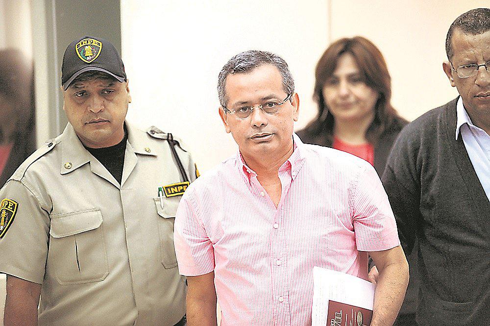 Rodolfo Orellana: Juez que embargó a la FAP es vinculado con empresario