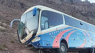 Bus interprovincial se despista en la madrugada en carretera de Huancavelica