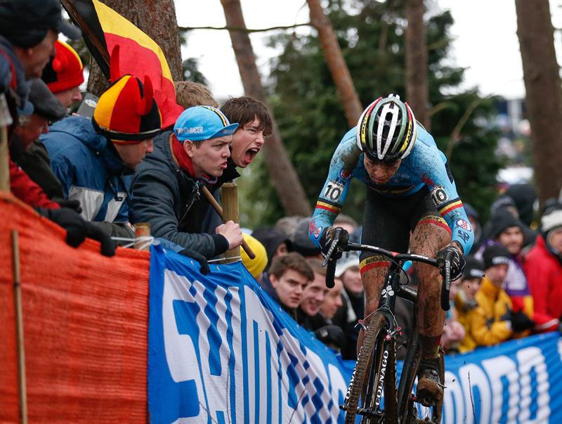 Fraude increíble. Hallan una bicicleta con motor escondido en Mundial de ciclo-cros