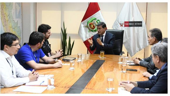 Copa Libertadores: ministro del Interior se reunió con dirigentes de Conmebol 