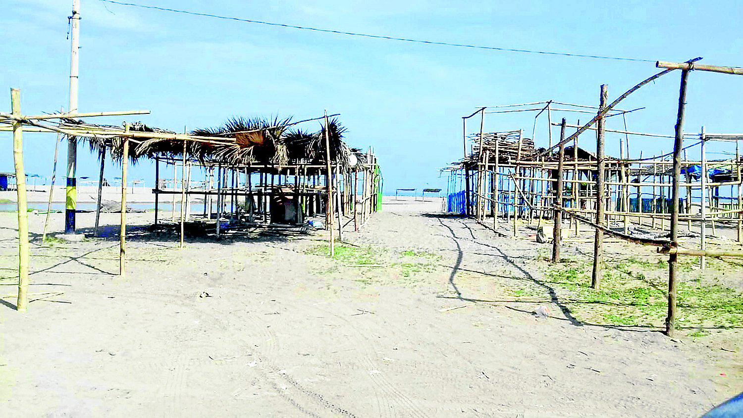 Desalojo en playa Lurinchincha termina con cuatro policías heridos