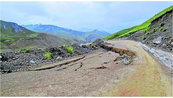 ​Lluvias y deslizamientos de tierra dejan en emergencia carreteras de Pasco