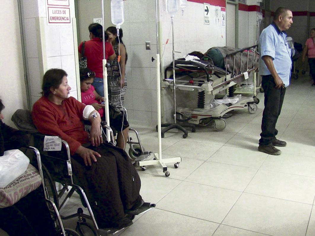 Siete heridos en choque de buses en cercado de Ica