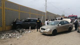 Tacna: Camioneta se empotra en muro de Universidad Nacional Jorge Basadre