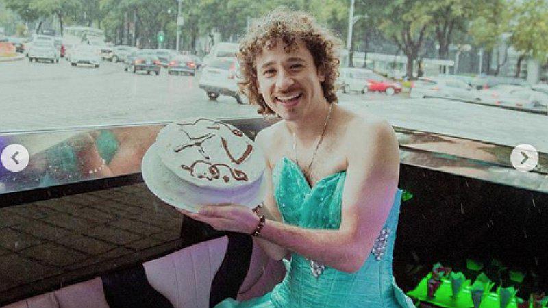 Luisito Comunica celebra sus 15 millones en Instagram con vestido de gala (FOTOS)
