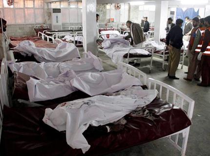 Bolivia: Un muerto y 8 heridos en atraco a buses en ruta cercana a frontera peruana