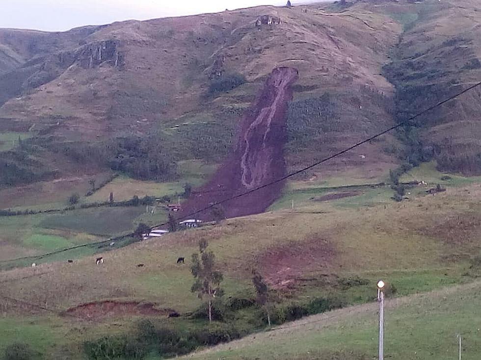 Una familia muere sepultada por huaico que aplastó su casa (FOTOS)