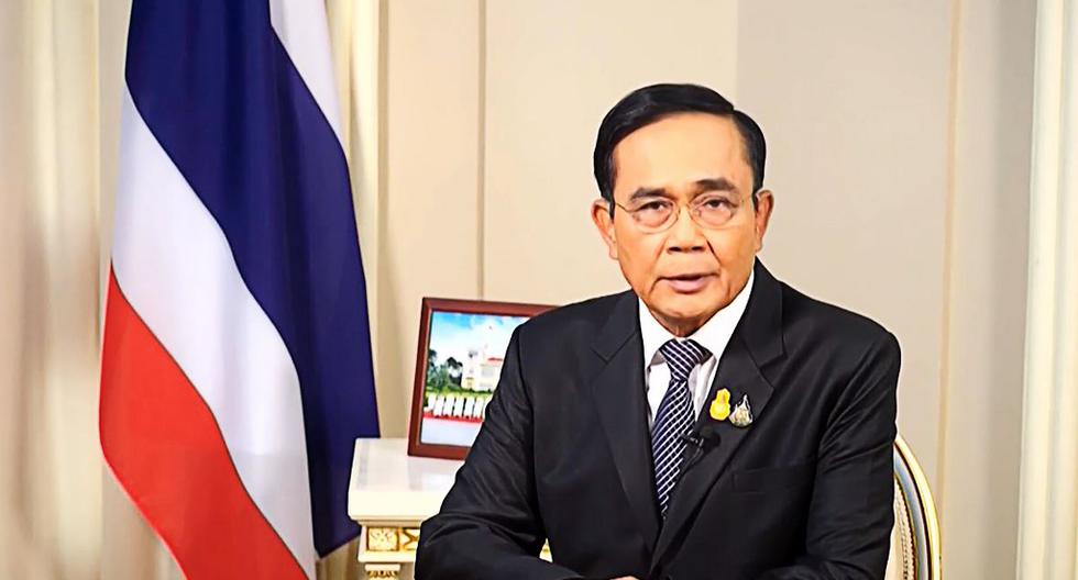 El jefe de gobierno, Prayut Chan-O-Cha, decidió levantar el decreto de emergencia a partir del jueves a mediodía, según la Gaceta Real, el órgano oficial del palacio. (Foto: Televisión tailandesa vía AFP)