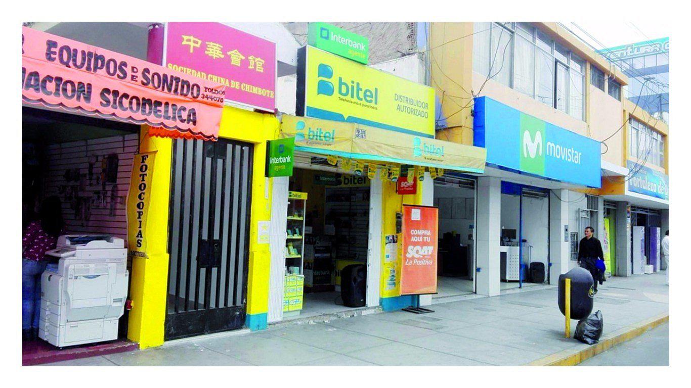 Chimbote: En plena zona bancaria, asaltan tienda de venta de celulares y roban S/ 17 mil