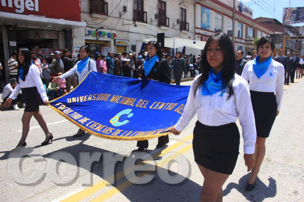 Colorido desfile engalana calles de Huancayo (FOTOS) 