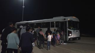 Estados Unidos elimina política que obliga a buscadores de asilo esperar en México