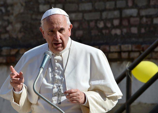 Papa Francisco "muy preocupado" por la suerte de los migrantes en Asia