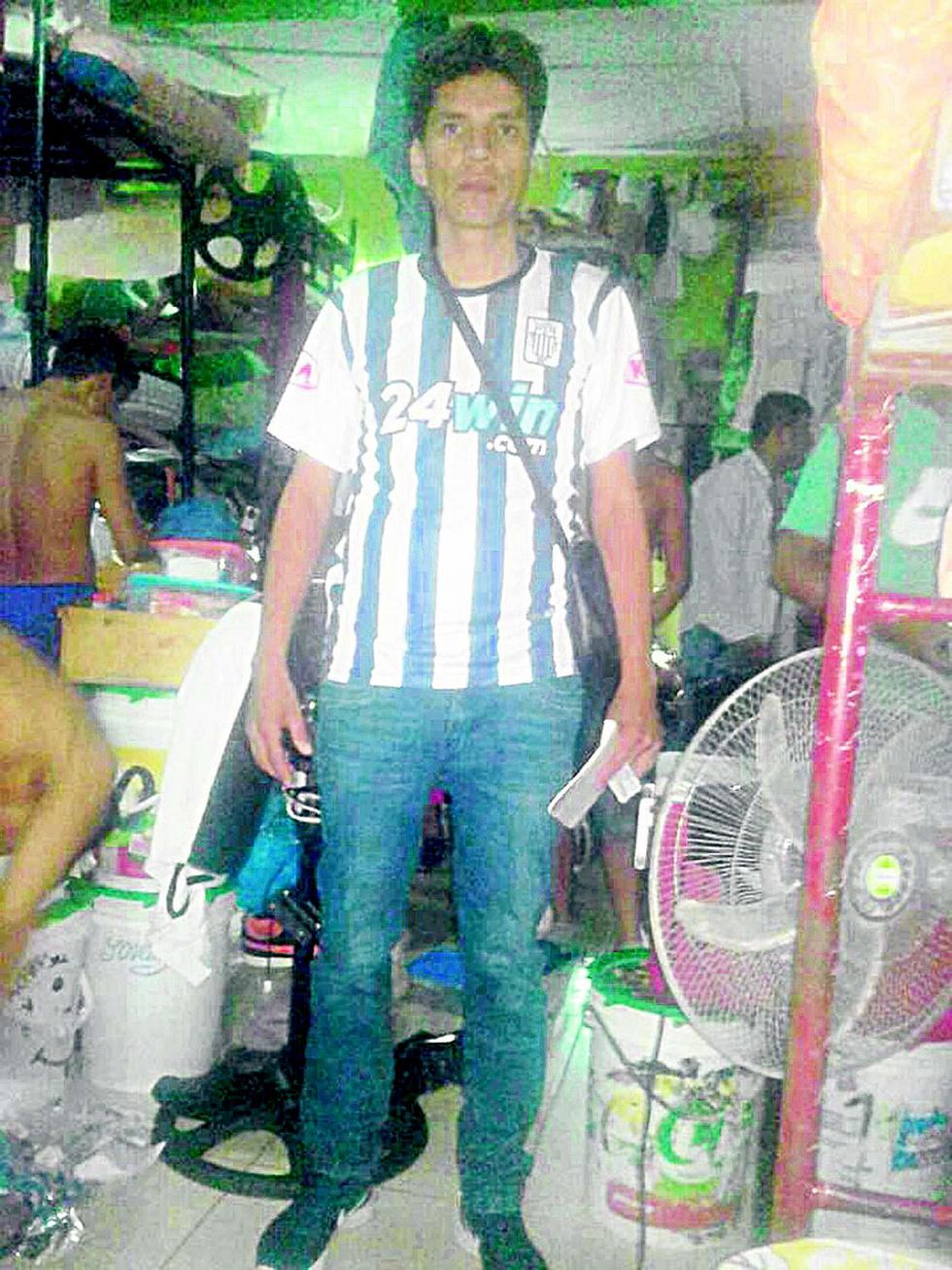 Reos del penal Chiclayo gozan de internet y redes sociales (FOTOS) 