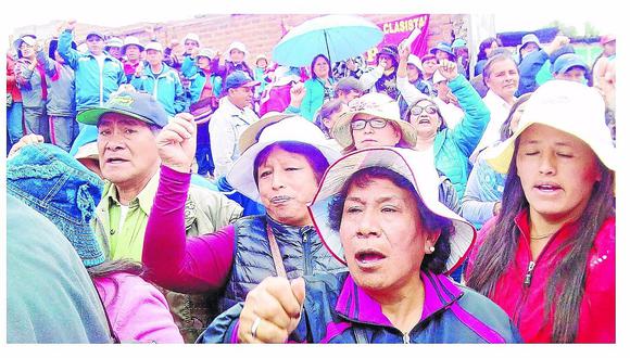Junín: ​No depositan sueldos a 5600 maestros que están en huelga 