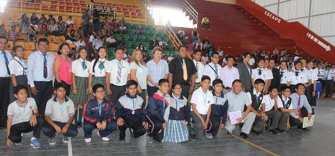 Premian a alumnos ganadores en Juegos Deportivos y Florales