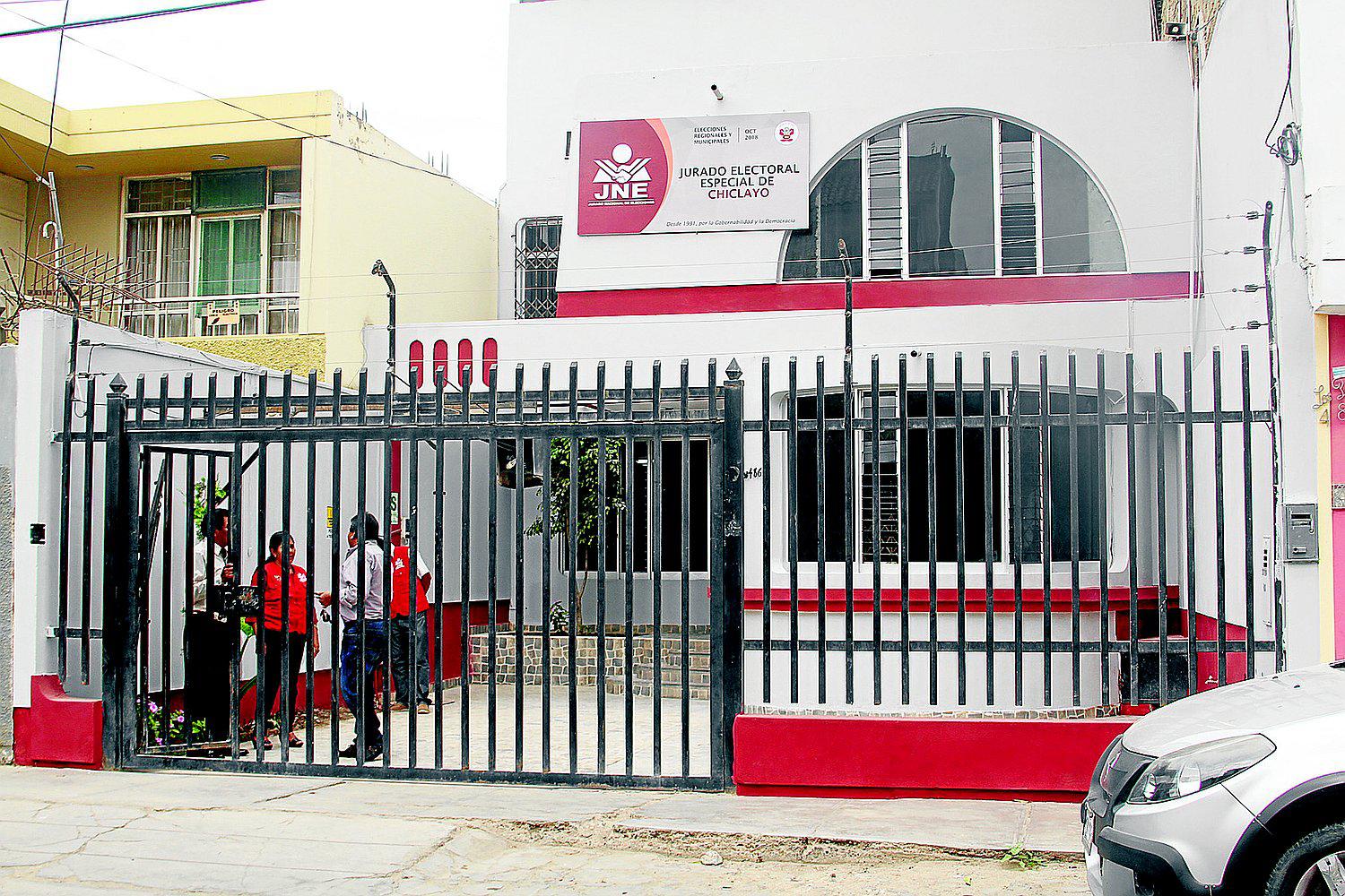 Solicitan excluir a Marco Gasco y Enrique Maeda  