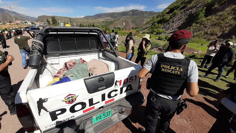 Tres escolares de 6to de primaria y cuatro adultos mueren en caída de bus, en Cusco (VIDEO y FOTOS)
