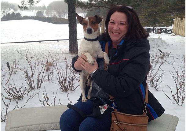 Mujer adopta 250 perros de perrera para darles una vida digna