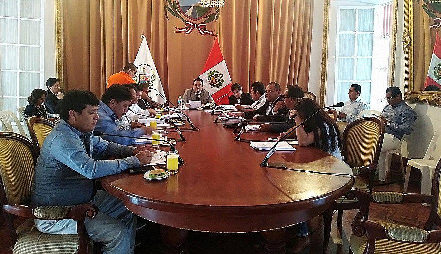 Consejero Omar Zavaleta pide investigar "planilla dorada" en el GRLL