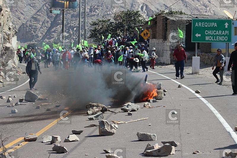 Tía María: Protestantes bloquean el puente Santa Rosa y la vía Matarani