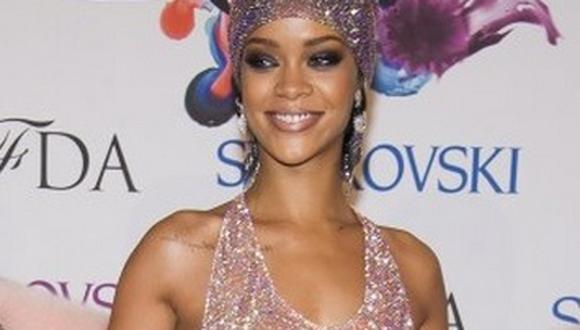 Rihanna en contra de la censura de desnudos en las redes sociales