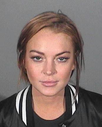 Difunden nueva fotografía policial de Lindsay Lohan 