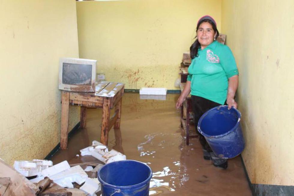 Mobiliario escolar de Izcuchaca fue devastado (FOTOS)