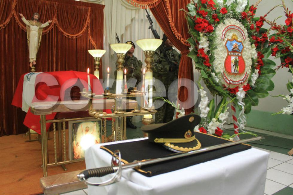 Rinden homenaje a Mayor EP que murió en Cuenca (FOTOS)