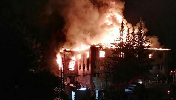 Turquía: Incendio en residencia estudiantil femenina dejó al menos 12 muertos